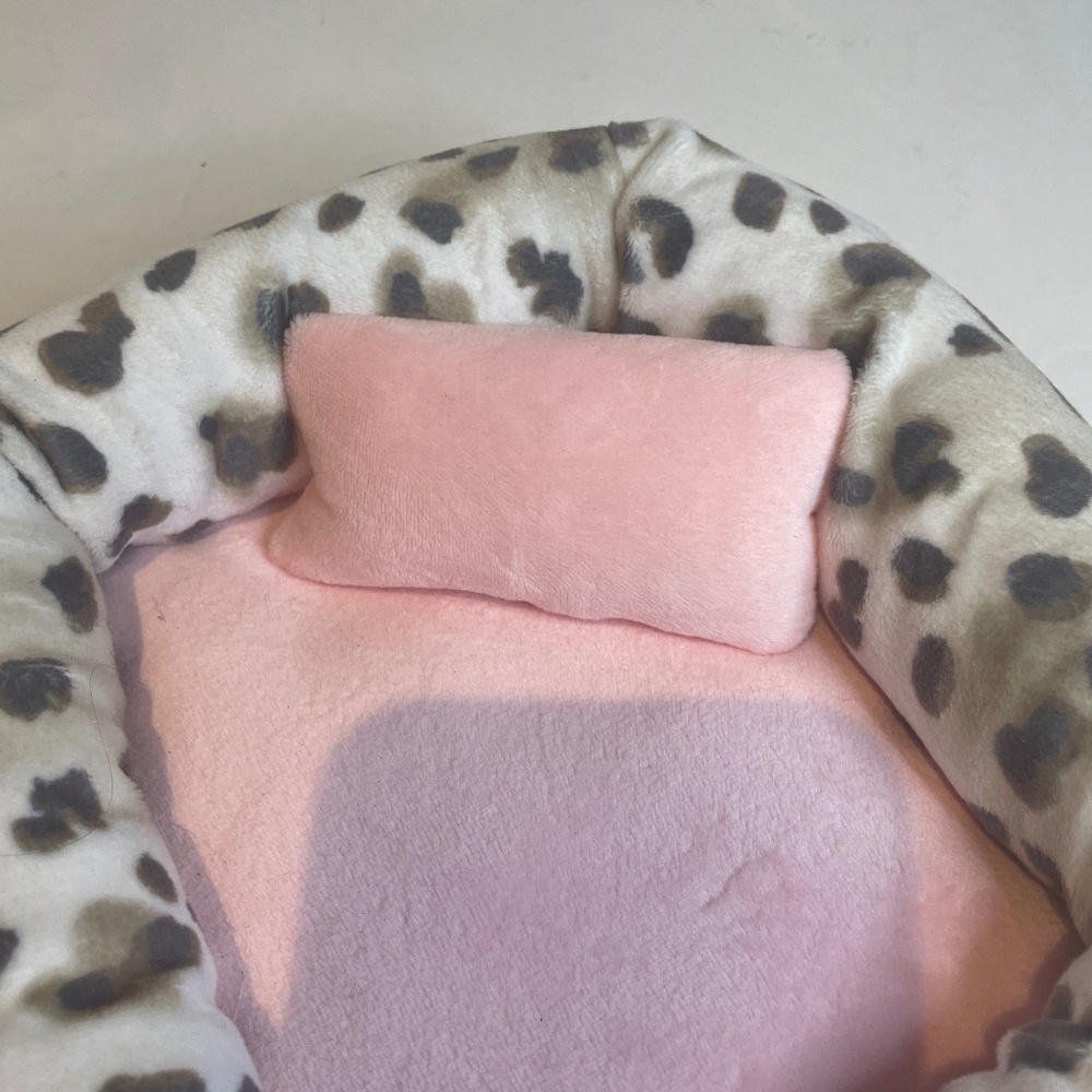 Pound Puppy 🐶 Newborn with dog bed - Picture 10 of 11